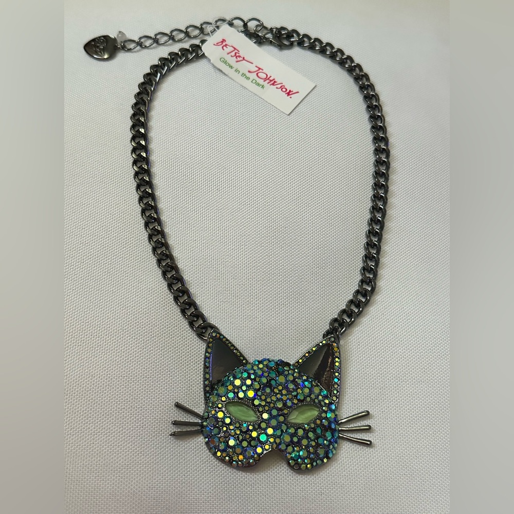 NWT Betsey Johnson Halloween Sparkle/Rhinestone Masquerade Cat Necklace